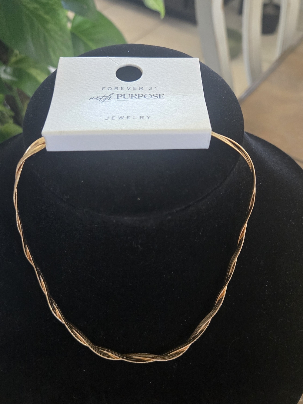 Forever 21 Gold Tone Twisted Snake Chain Necklace NWT Minimal Statement Jewelry